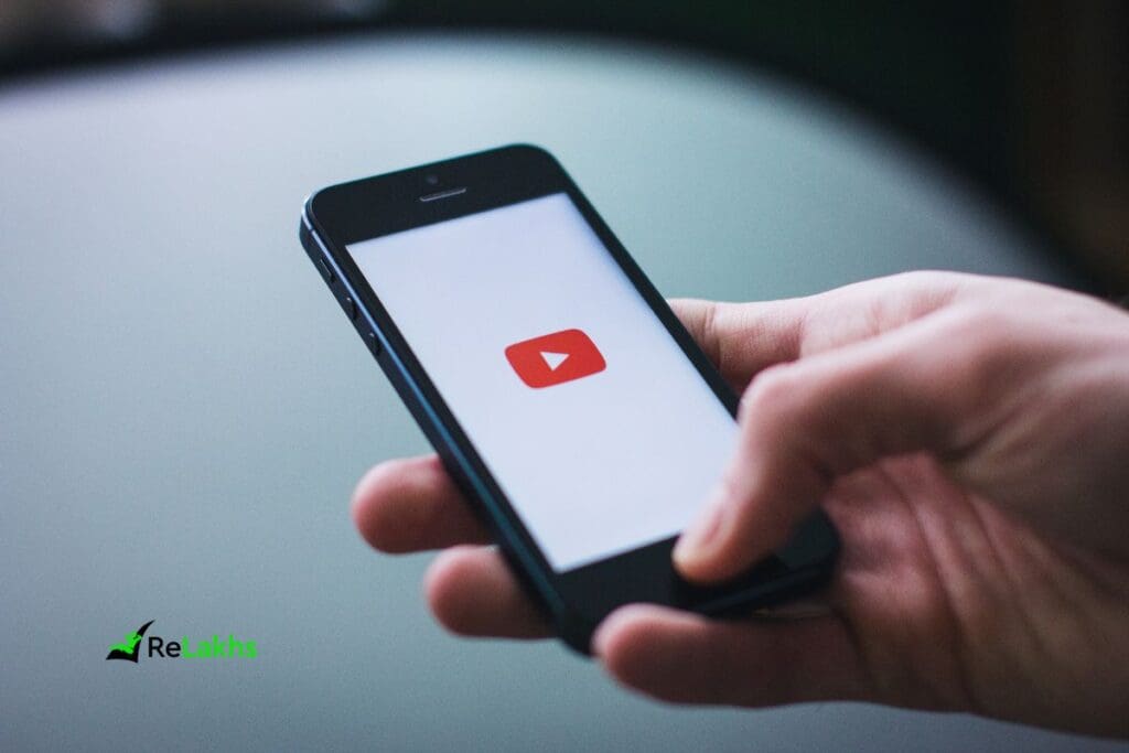 Youtubers and Bloggers Income